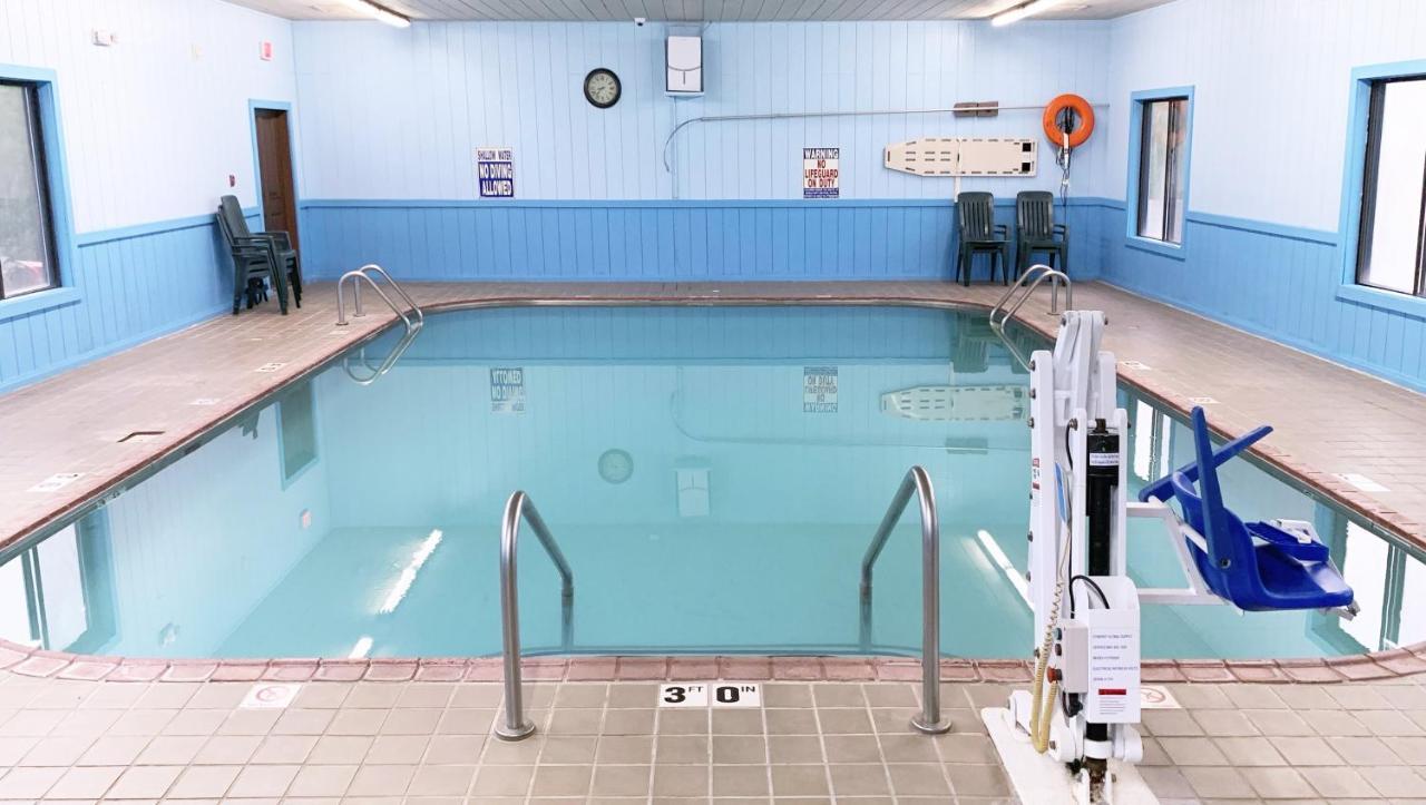 แมกนิวสัน โฮเต็ล คันทรี อินน์ Ishpeming ภายนอก รูปภาพ